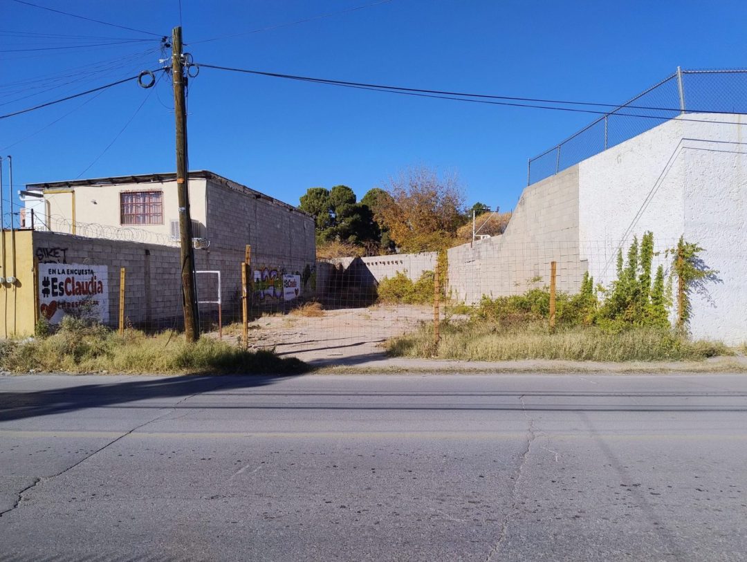 Imagen de vista frontal de terreno